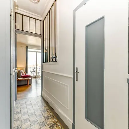 Esprit Vintage: Lit Double, Balcon, Wifi, Equipe+ Grenoble