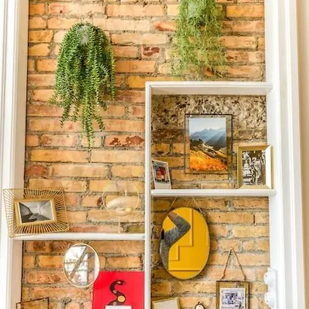 Esprit Vintage: Lit Double, Balcon, Wifi, Equipe+ شقة