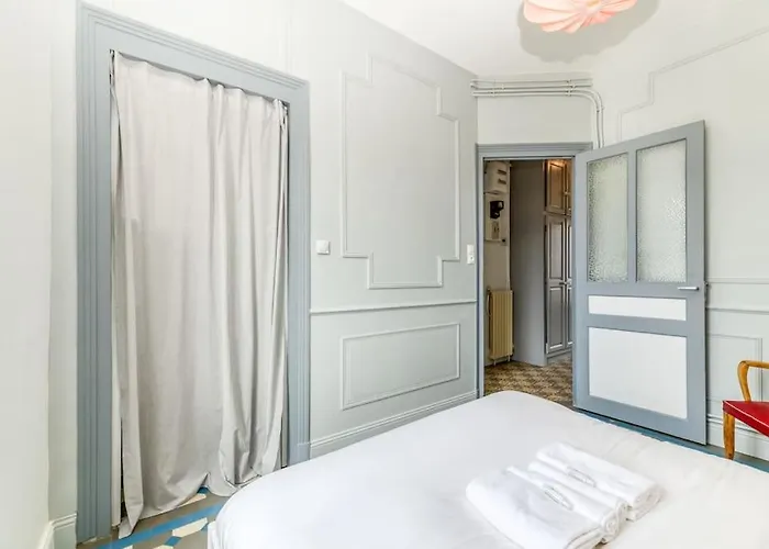 דירה Esprit Vintage: Lit Double, Balcon, Wifi, Equipe+