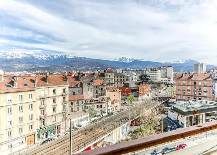 Esprit Vintage: Lit Double, Balcon, Wifi, Equipe+