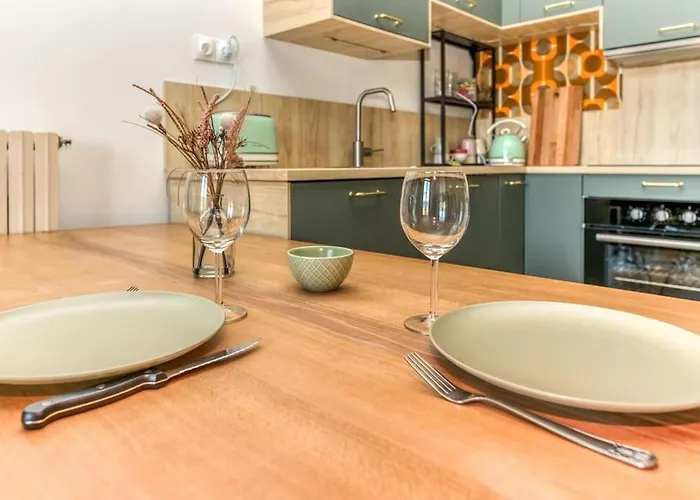 Esprit Vintage: Lit Double, Balcon, Wifi, Equipe+ Daire *