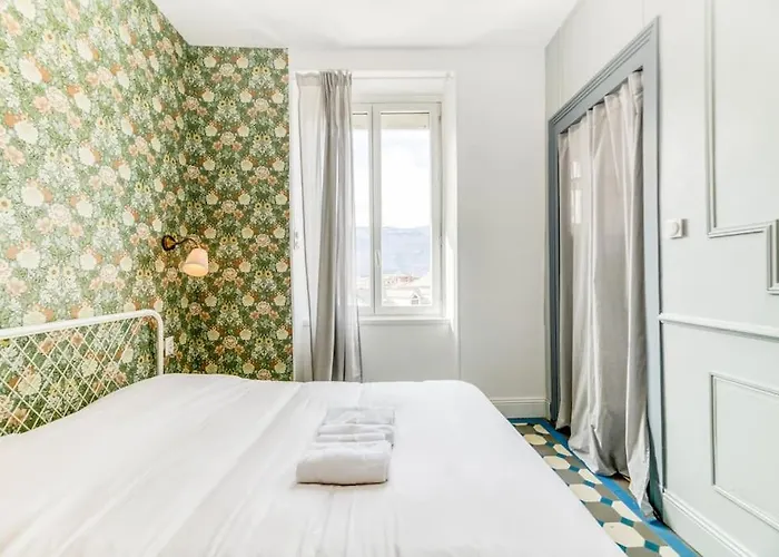 Esprit Vintage: Lit Double, Balcon, Wifi, Equipe+ *