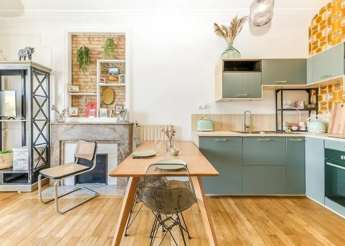 Daire Esprit Vintage: Lit Double, Balcon, Wifi, Equipe+ *