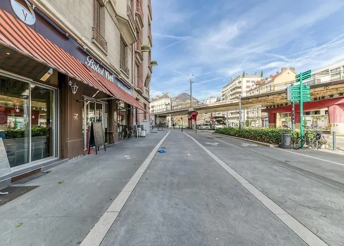 Esprit Vintage: Lit Double, Balcon, Wifi, Equipe+