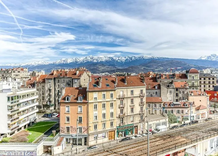 Esprit Vintage: Lit Double, Balcon, Wifi, Equipe+ Daire *