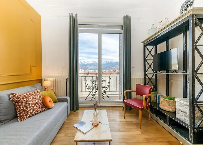 Esprit Vintage: Lit Double, Balcon, Wifi, Equipe+