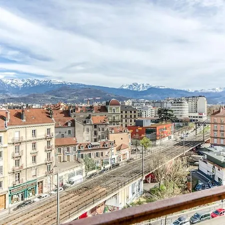 Esprit Vintage: Lit Double, Balcon, Wifi, Equipe+