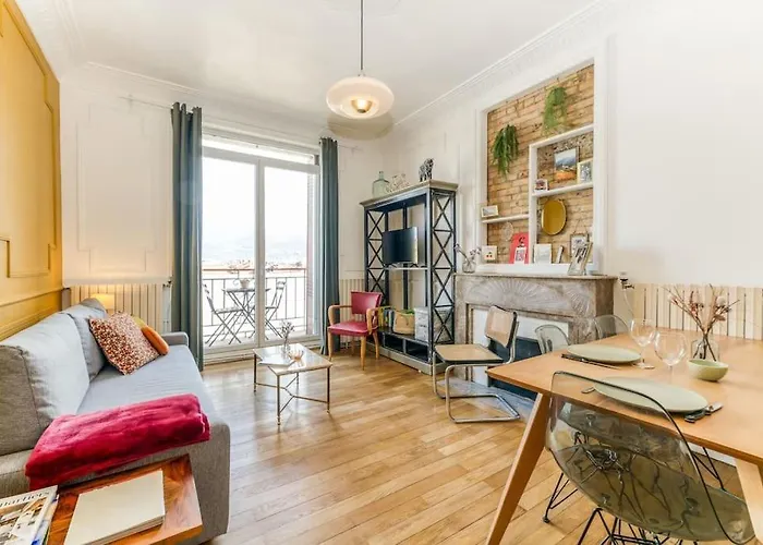 Apartment Esprit Vintage: Lit Double, Balcon, Wifi, Equipe+