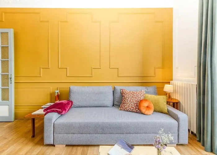 Apartment Esprit Vintage: Lit Double, Balcon, Wifi, Equipe+ *