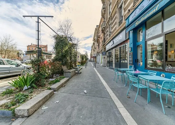 Esprit Vintage: Lit Double, Balcon, Wifi, Equipe+ Apartment Grenoble