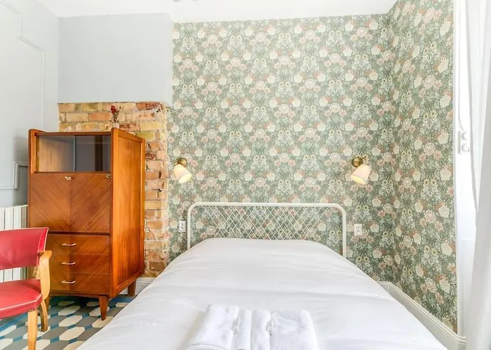 Esprit Vintage: Lit Double, Balcon, Wifi, Equipe+ Grenoble