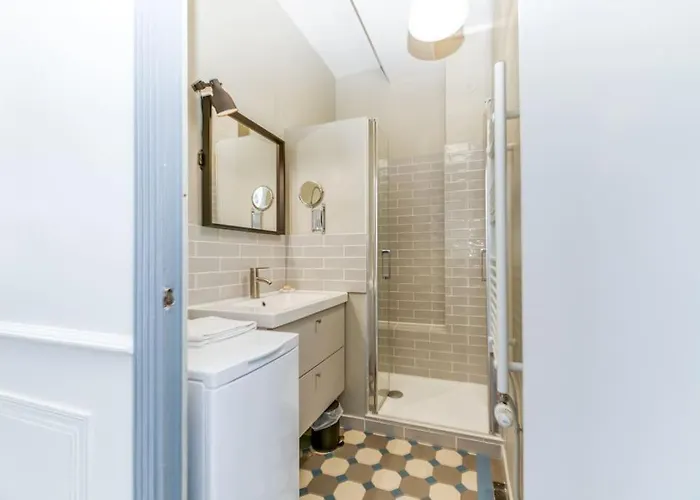 Esprit Vintage: Lit Double, Balcon, Wifi, Equipe+ Grenoble